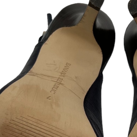 Banana Republic Blue Pointed Toe Ankle Strap Heels Size 7 Women’s - Picture 2 of 7